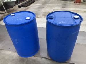 200 litre plastic drums