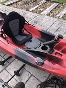 2.5 seat kayak with paddles, seats, rod holders, trolley and more