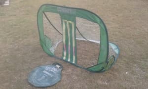 Pop up cricket net $25
