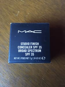 MAC Makeup - Studio Finish Concealer SPF 35