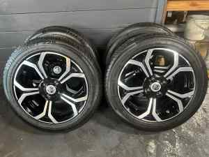 🔥🔥🔥195/55R16 4X100 fit to Honda jazz great condition 90% tread on