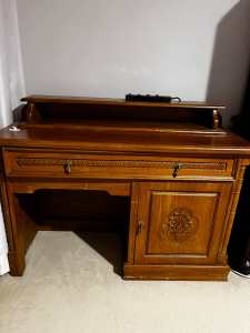 Vintage desk/ dresser