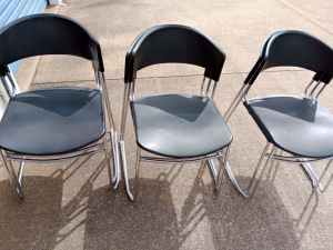 6 chairs as new condition and table