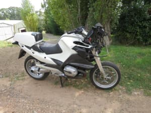 WRECKING BMW R1200RTP 2008 ONLY 37000 KM. PART OUT
