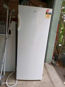 Small fridge 237L(only fridge no freezer). Delivery can be an option.