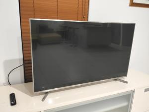 4k 55 inch Hisense TV