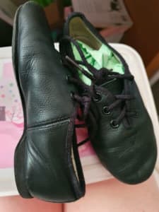 Jazz shoes x2 black