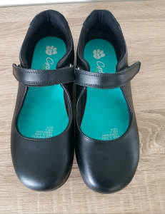 Grosby Mary Jane school shoes size 3 great condition