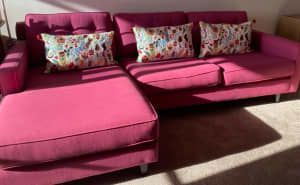 Three seater with chaise in great condition 