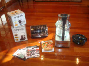 Magimix 5200 XL Food Processor Complete with Extra Discs AS NEW Cond