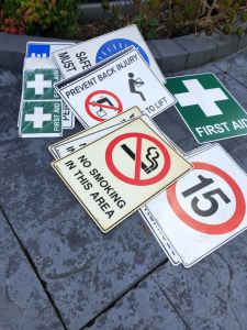 LARGE QUANTITY OF SAFETY SIGNS LARGE SIZES MORE THAN 100 PCS NEW & USE
