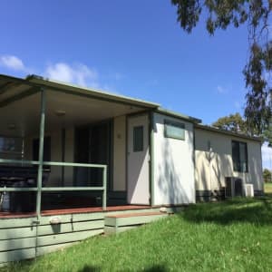 WIWO - 2 Bedroom Cabin Discovery Parks Lake Hume Albury NSW