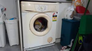 Whirlpool 6.5Kg front loader washing machine working perfectly