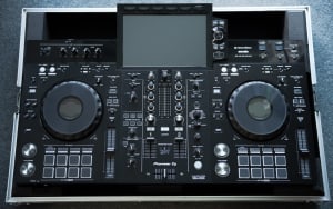 Pioneer XDJ-RX3 All-in-One DJ System, Pioneer DM50D Speakers & Case