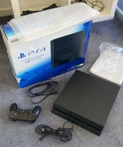 PS4 1TB Ultimate Player Edition (everything included)