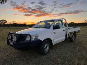 2012 TOYOTA HILUX WORKMATE 5 SP MANUAL C/CHAS