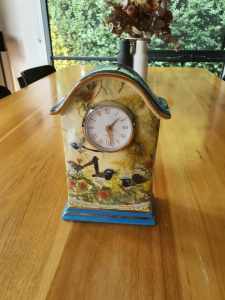 Bradford Exchange Fairy Wren Heirloom Porcelain Clock