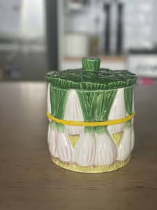 Antique ‘shallot’ / ‘spring onion’ ceramic pot