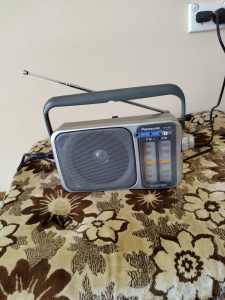 Panasonic FM/AM electric/battery radio 