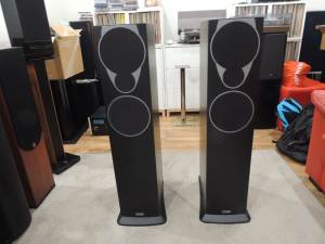 Mission MX-4 speakers - excellent condition