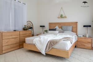 queen bed frame in Melbourne Region, VIC, Beds