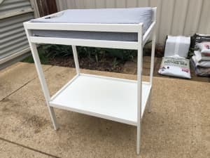 Baby change table with caddy and fitted sheets