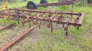 Spring tyne rippers cultivator 