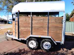 1977 Taylor Dual Axle Horse Float Trailer 