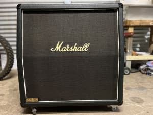 Marshall JCM900 Lead-1960 slant 4x12 speaker cab