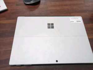 HP Surface Pro (1866) [Hairline Crack Across Screen]- 880910 Morley Bayswater Area Preview