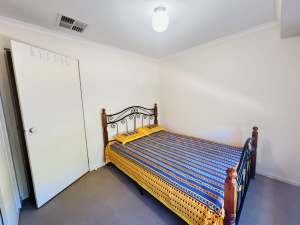 room available for rent for single person