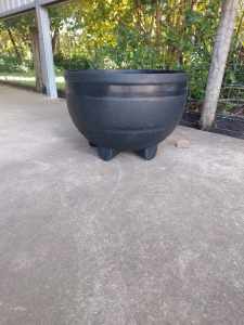 Big black poly planter pot - pick up burpengary east 4505