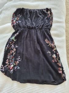 Pull and Bear Strapless Dress