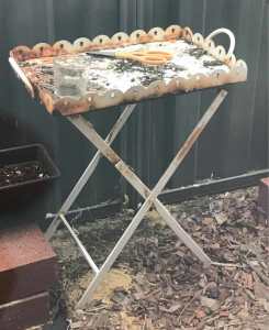 Vintage style tray table