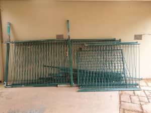 Swimming Pool Safety Fence 32m 2 Self-closing gates Used