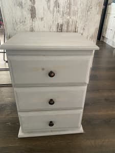Draws/bed side table 