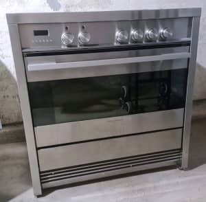 Fisher & Paykel 90cm Induction Pyro Freestanding Oven