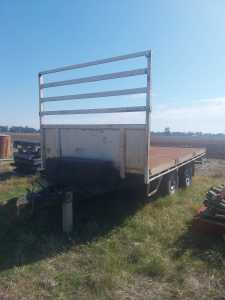 Flat top tandem trailer plant trailer 