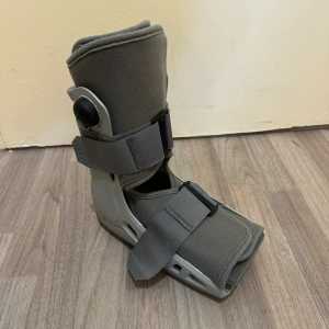 AIRCAST AIRSELECT SOFT TISSUE MUSCLE SPRAIN INJURY SHORT MOON BOOTS