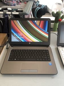 Hewlett Packard 2400 G3 notebook laptop windows8.1 440G
