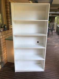Bookshelf- white