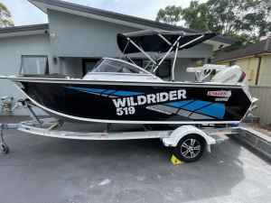 2020 STACER 519 WILDRIDER & 115 EVINRUDE ETEC ONLY 84 HOURS