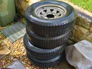 Trailer wheels and tyres x4: Load Star ST 225/75 D 15