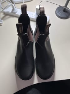 Blundstone Boots size 9