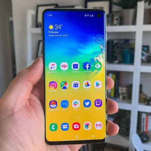 samsung s10 with wireless charger 8gb ram, 128gb storage, all reset, g