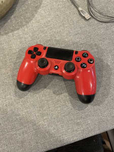 PlayStation 4 2 controllers