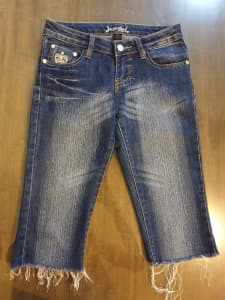 Ladies Size 6 Up to Knees Jeans *Check my other ads*