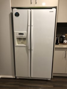 Refrigerator Samsung French door