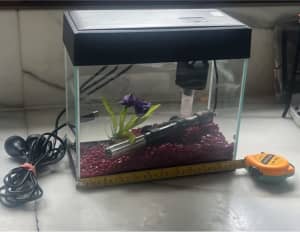 GLASS FISHTANK HEATER, PUMP AND FISH FOOD INCLUDED $40