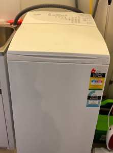 FREE DELIVERY AND INSTALL 5.5kg Fisher & Paykel Washing Machine